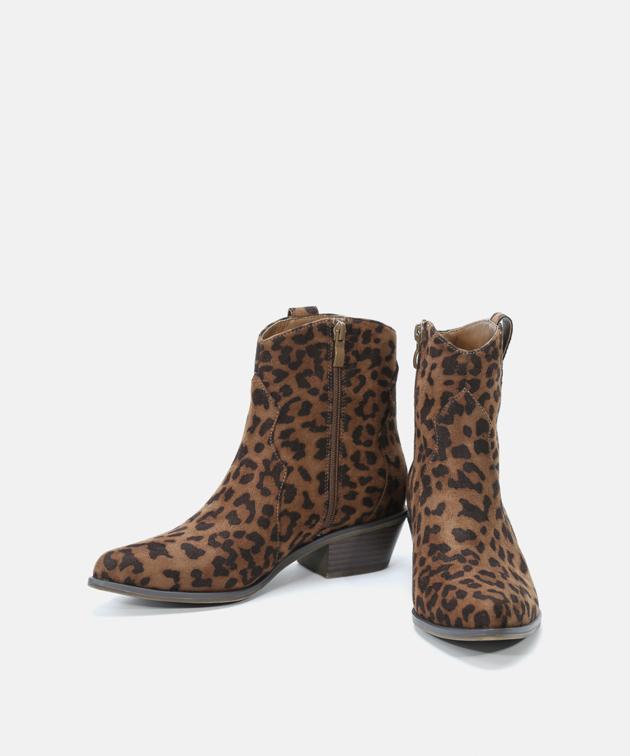 Botines cowboy print animal image number null